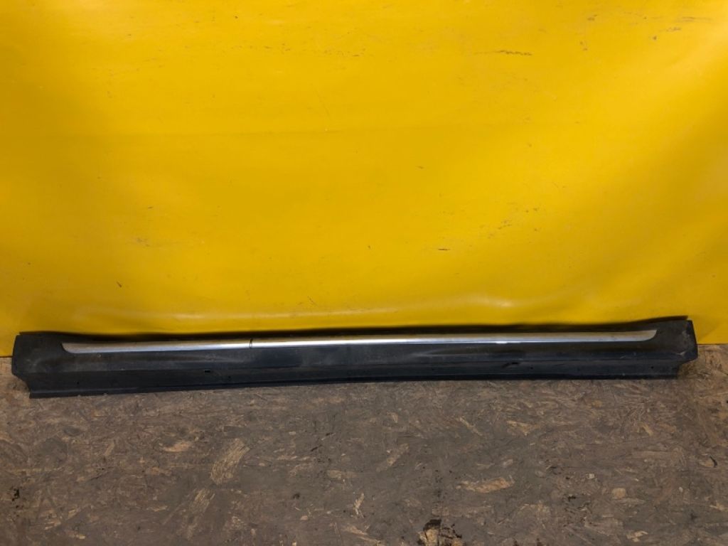 6512A321-02 | Накладка порога наружная прав. MITSUBISHI OUTLANDER XL 05-13