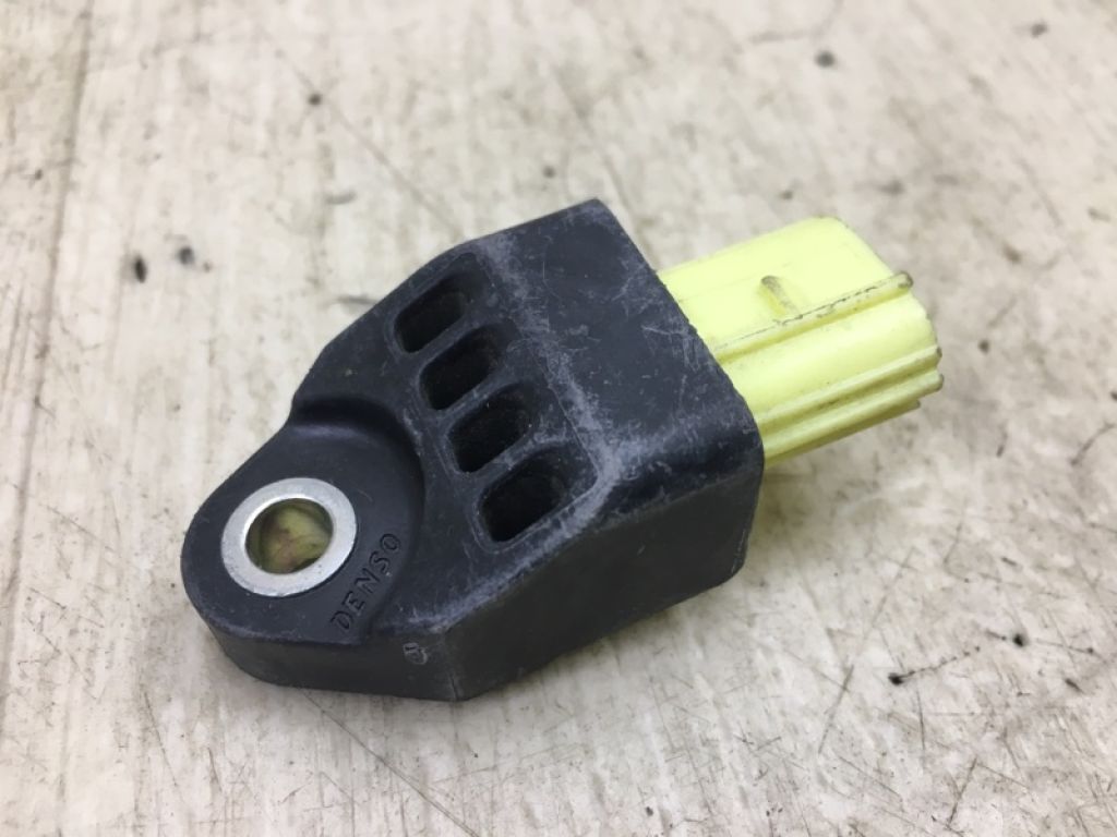 89831-0T020 | Датчик удара TOYOTA SIENNA 11-16