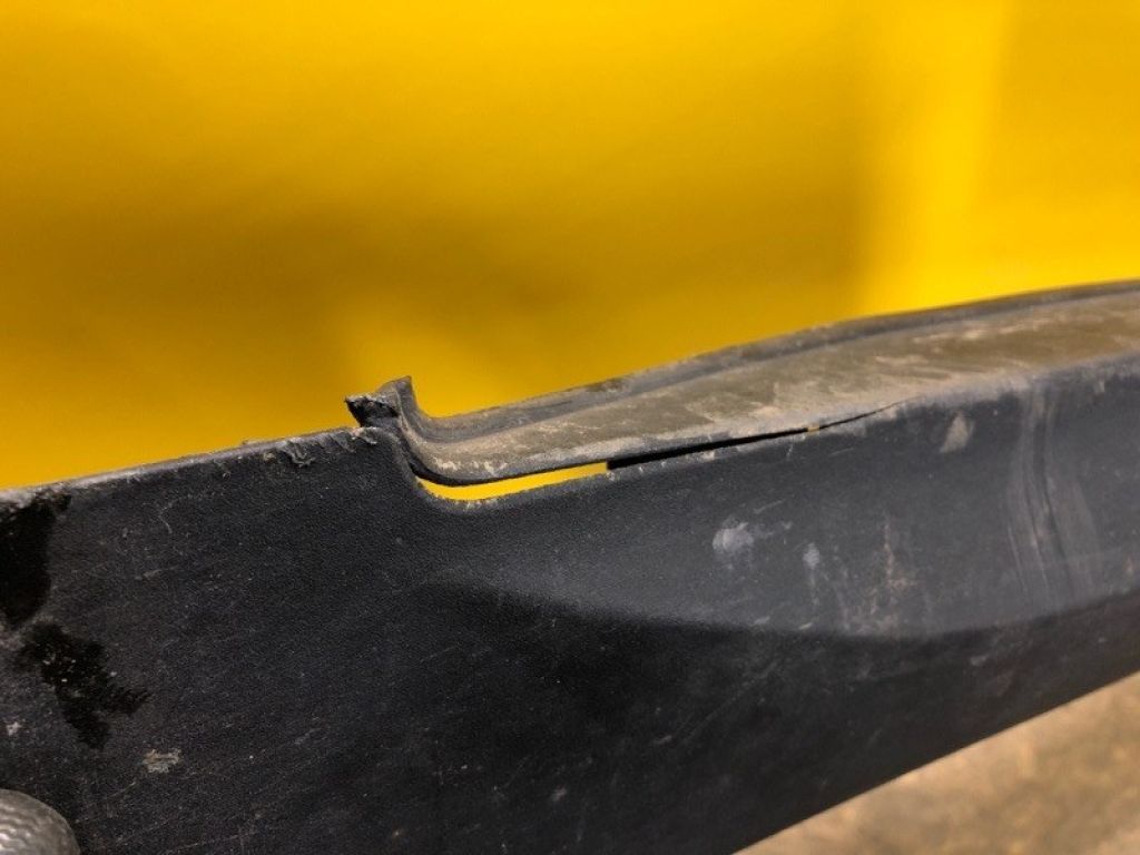 87754-Q4000 | Накладка порогу зовнішня прав. KIA NIRO DE 16-22 - Фото 3