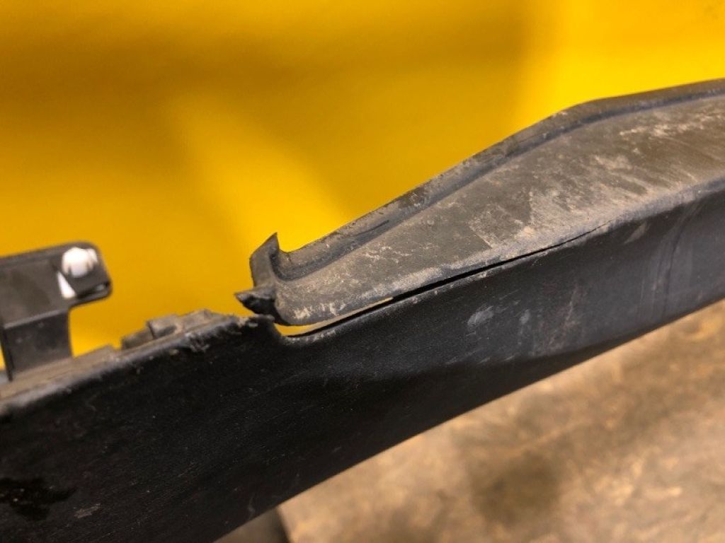 87754-Q4000 | Накладка порогу зовнішня прав. KIA NIRO DE 16-22 - Фото 4