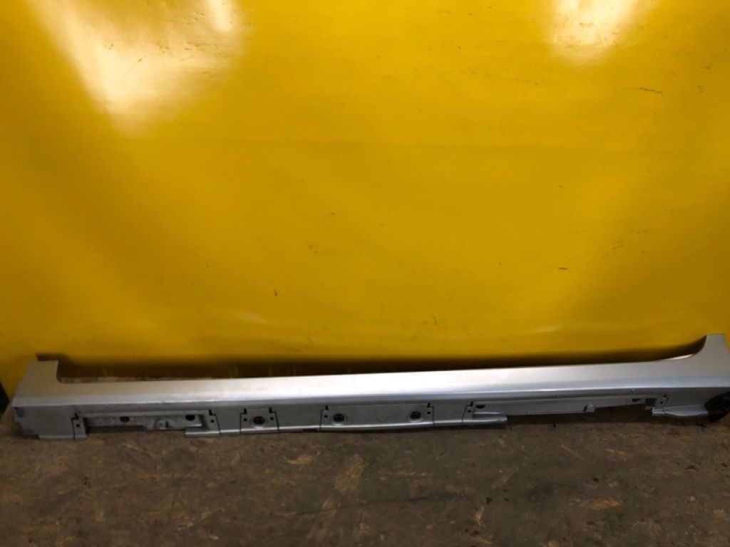 75860-47020 | Накладка порога наружная лев. TOYOTA PRIUS PLUS 11-14