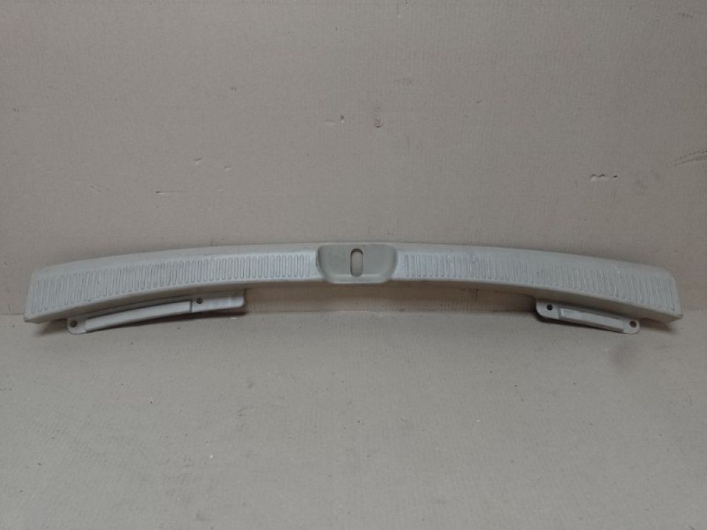 58387-48010-A0 | Накладка на порог багажника LEXUS RX300 98-03