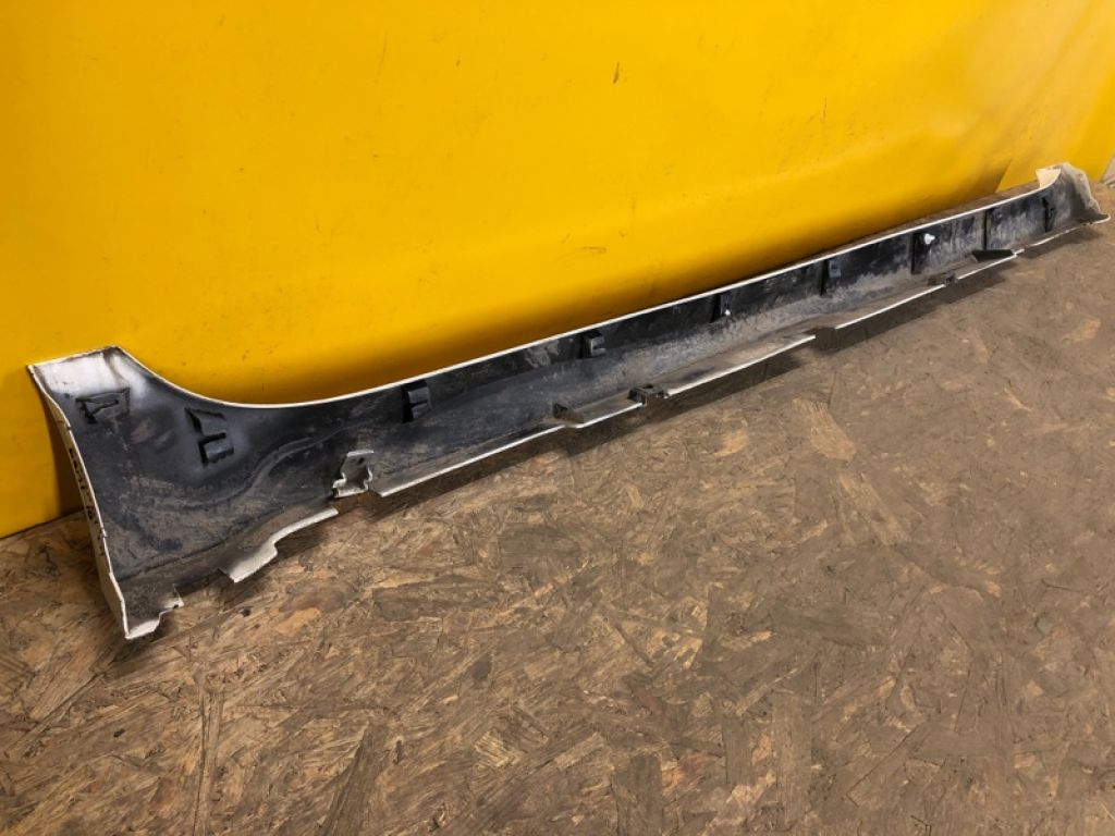 76853-5SA0A | Накладка порогу зовнішня лів. NISSAN LEAF 18- - Фото 3