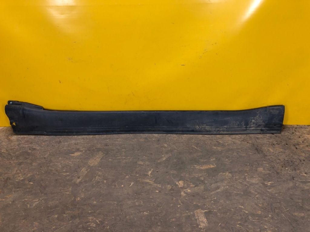 7405A093 | Накладка порога наружная лев. MITSUBISHI PAJERO 06-21