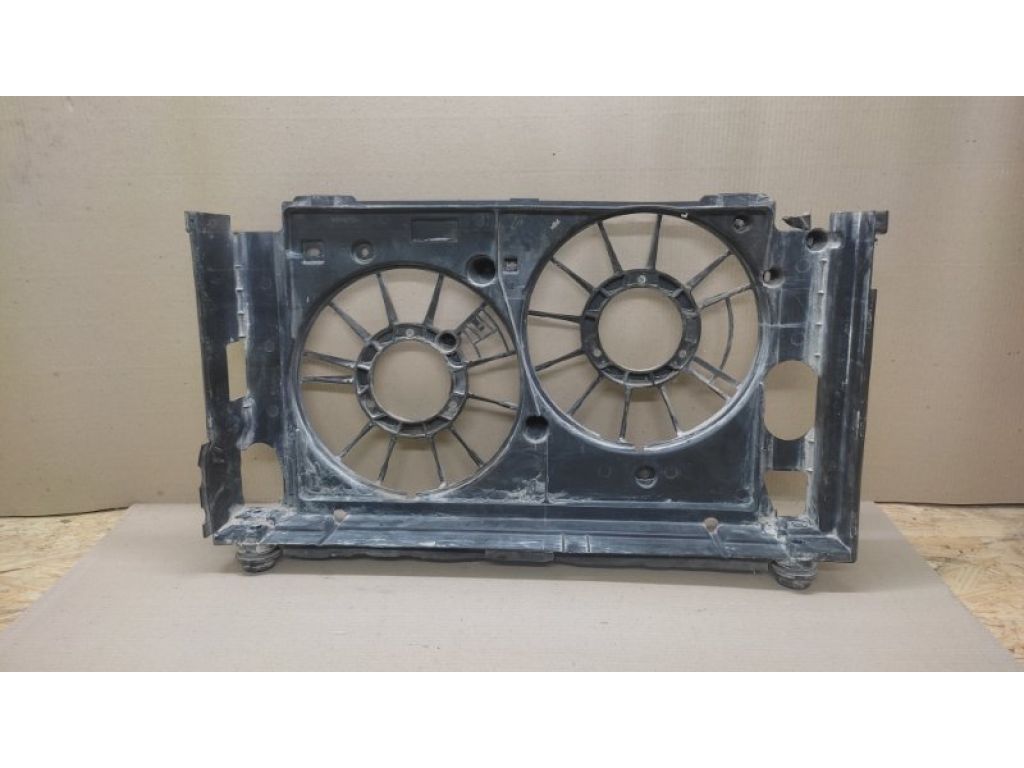 16711-37040 | Дифузор вентилятора основного радіатора LEXUS CT200 11-17