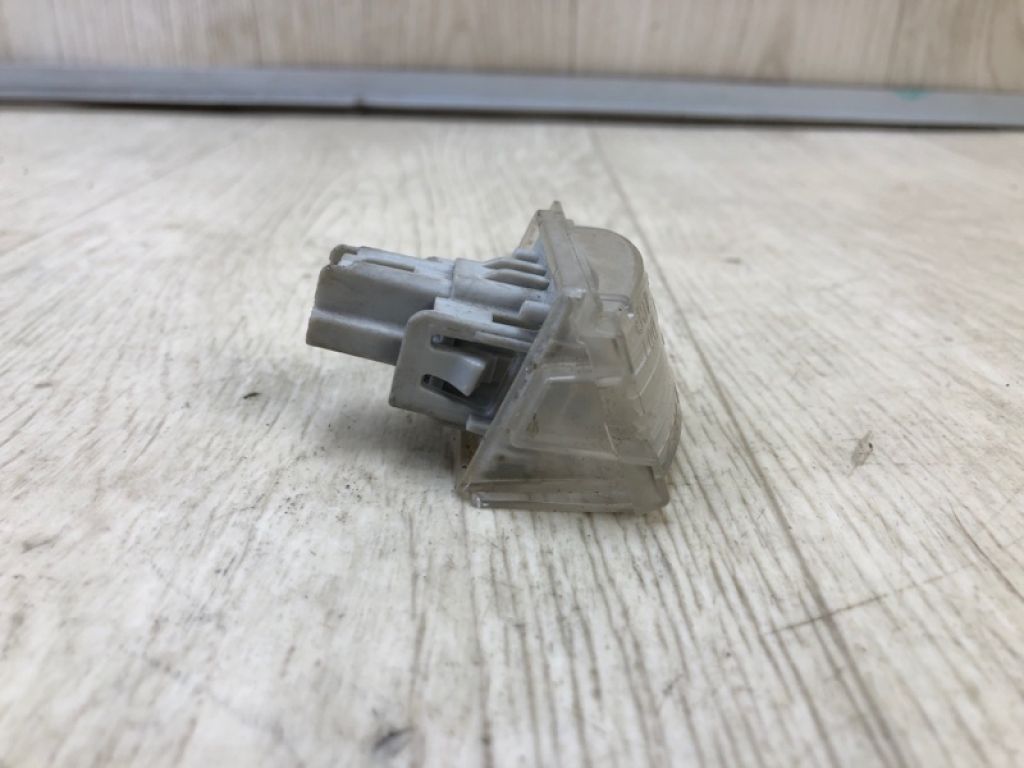 D350-51-270E | Подсветка номера MAZDA CX-9 06-16 - Фото 4