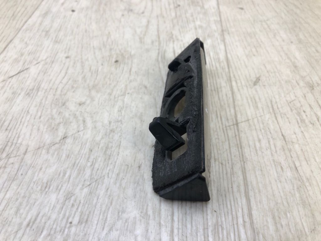 81270-AA020 | Підсвічування номера TOYOTA CAMRY 40 06-11 - Фото 3