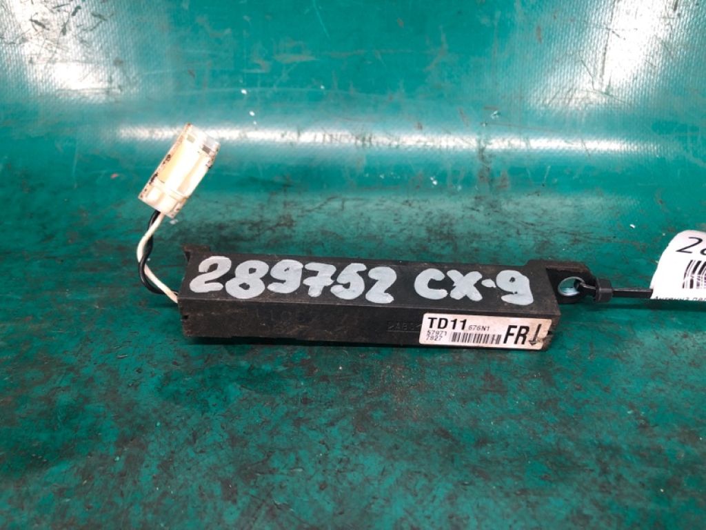 TD11-67-6N1 | Антенна передн. прав. MAZDA CX-9 06-16