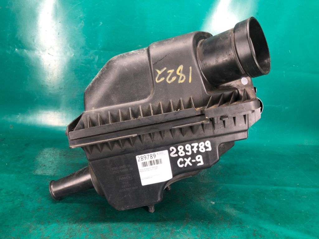 CY01-13-300D | Корпус повітряного фільтра MAZDA CX-9 06-16