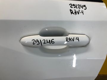 Ручка двері зовнішня задн. лів. TOYOTA RAV4 18-