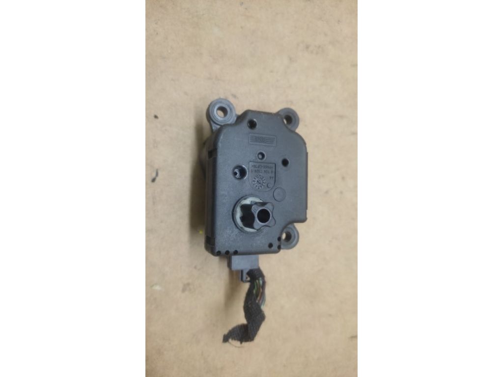 92215208 | Моторчик заслінки пічки CADILLAC SRX 09-16 - Фото 3