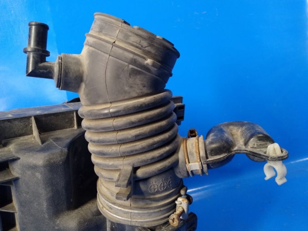 17881-31230 | патрубок повітряного фільтра LEXUS RX350/450 09-15