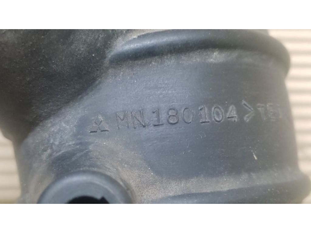 MN180104 | Патрубок воздушного фильтра MITSUBISHI ECLIPSE 05-08 - Фото 3