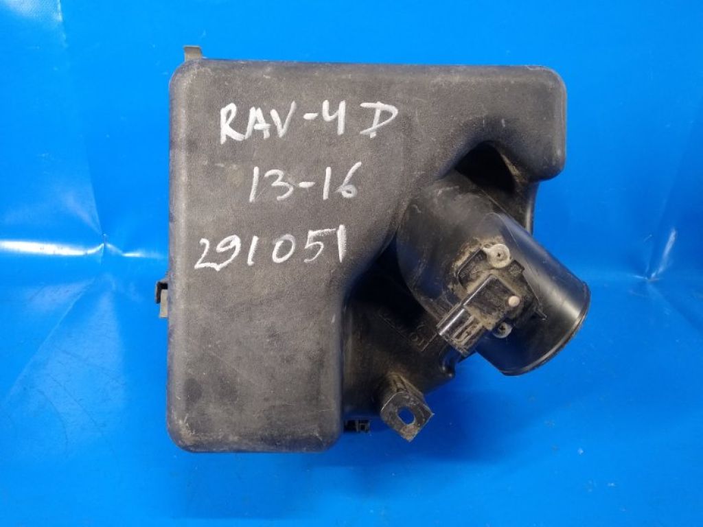 1770026330 | Корпус повітряного фільтра TOYOTA RAV4 13-19