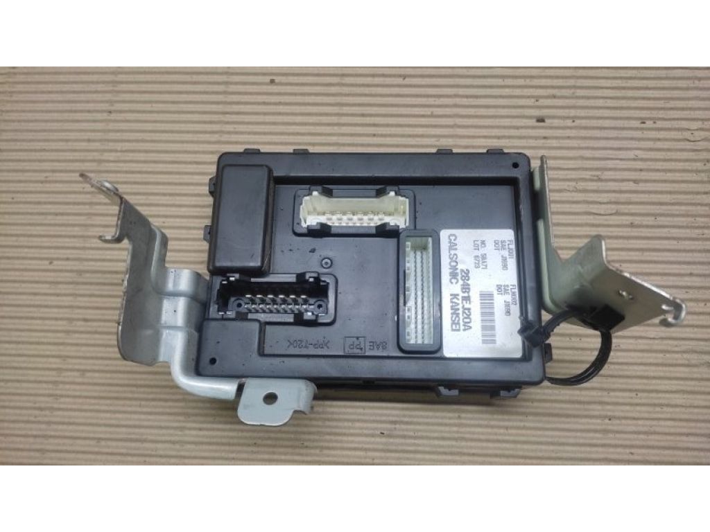 284B1-EJ20A | Блок комфорту INFINITI M35/M45 04-10