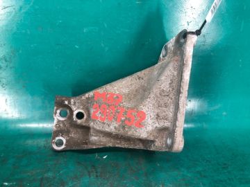 Кронштейн опори двигуна прав. INFINITI M25/M37/M56/Q70/M35H 10-16