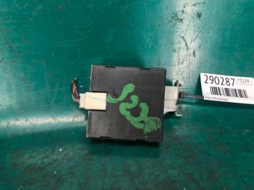 Блок керування центральним замком INFINITI M25/M37/M56/Q70/M35H 10-16
