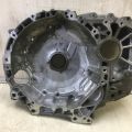 310203VX1D | Кришка АКПП передн. NISSAN X-TRAIL/ROGUE T32 13-20