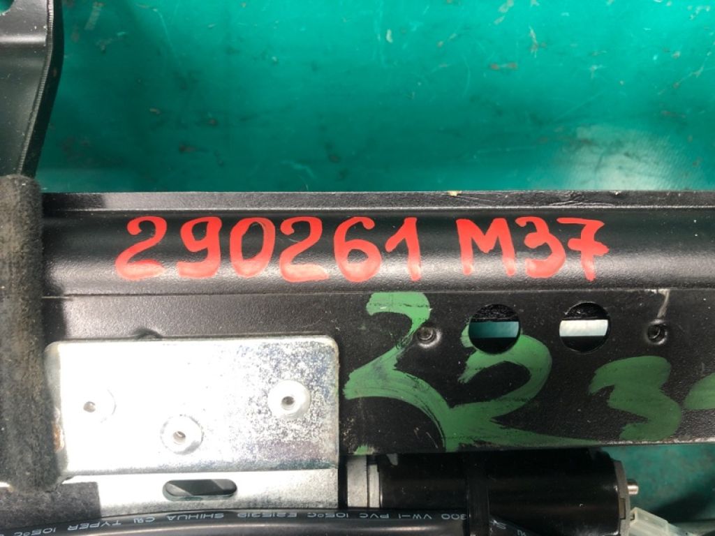 97580-1MB0A | Шторка вікна INFINITI M25/M37/M56/Q70/M35H 10-16 - Фото 2