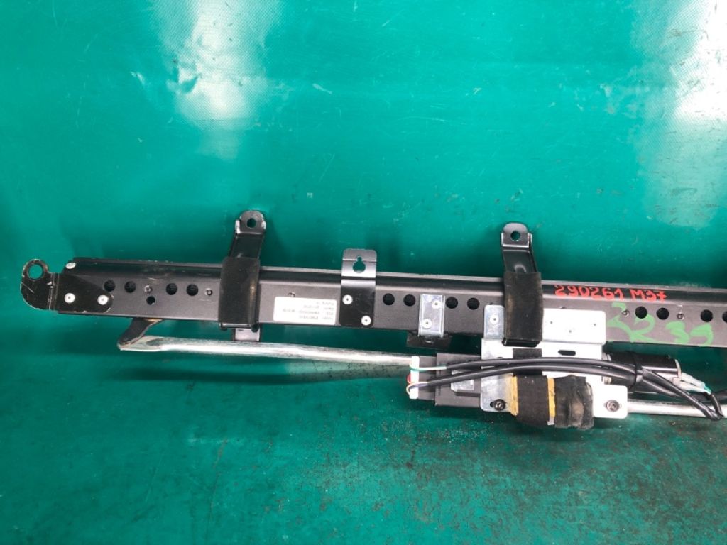 97580-1MB0A | Шторка вікна INFINITI M25/M37/M56/Q70/M35H 10-16 - Фото 3