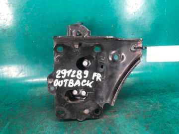 Кронштейн підсилювача переднього бампера прав. SUBARU OUTBACK 03-09 BP