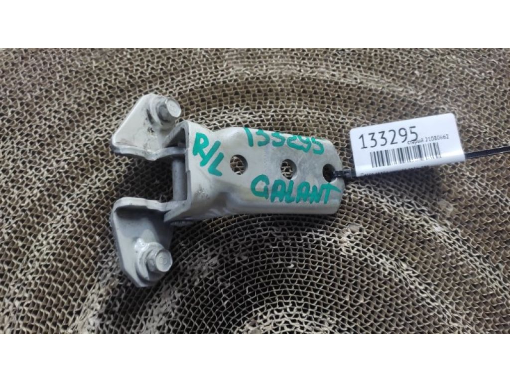 MR271688 | Петля двері нижня задн. лів. MITSUBISHI GALANT 03-12