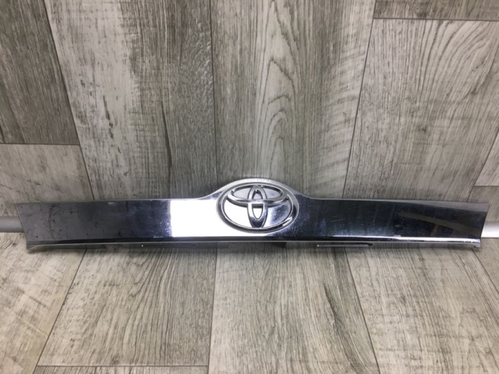 76801-06670 | Панель подсветки номера TOYOTA CAMRY 50 12-15