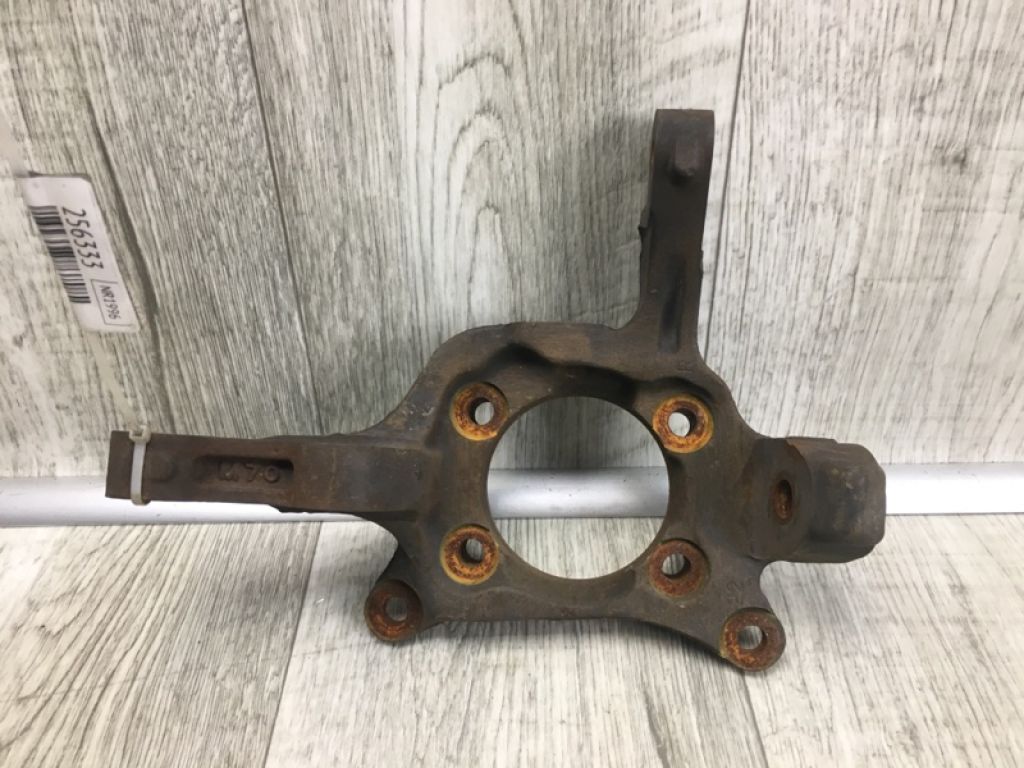 MR589570 | Кулак поворотный передн. прав. MITSUBISHI GALANT 03-12