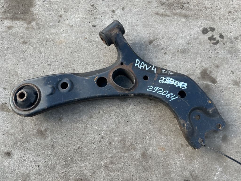 48068-42050 | Важіль передньої підвіски нижній прав. TOYOTA RAV4 05-12