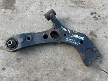 Рычаг передней подвески нижний прав. TOYOTA RAV4 05-12