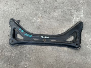 Крепление балки подвески передн. HONDA PILOT 08-15