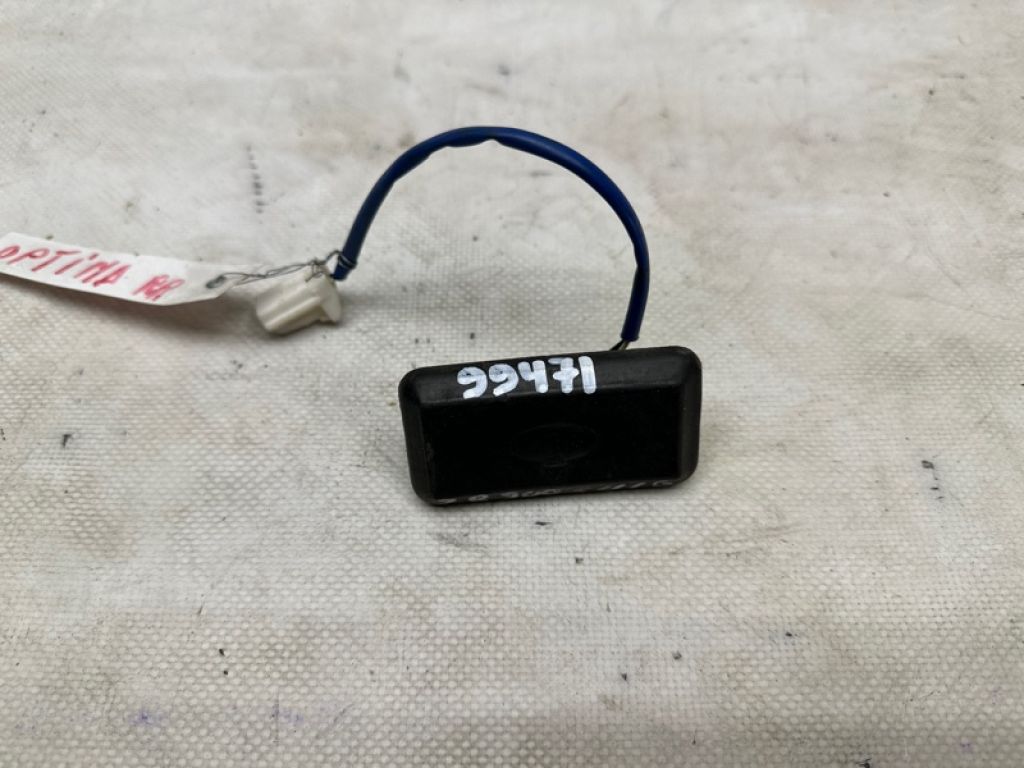 81260-2G000 | Кнопка открывания багажника наружная KIA OPTIMA TF 11-16