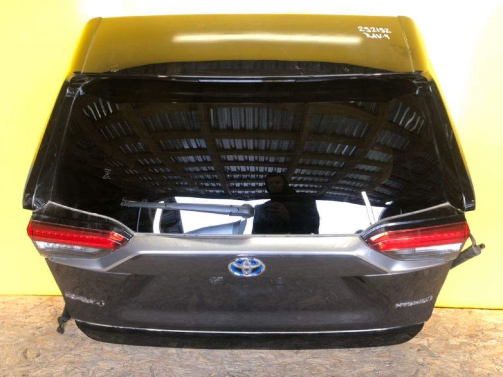 67005-42650 | Крышка багажника TOYOTA RAV4 18-