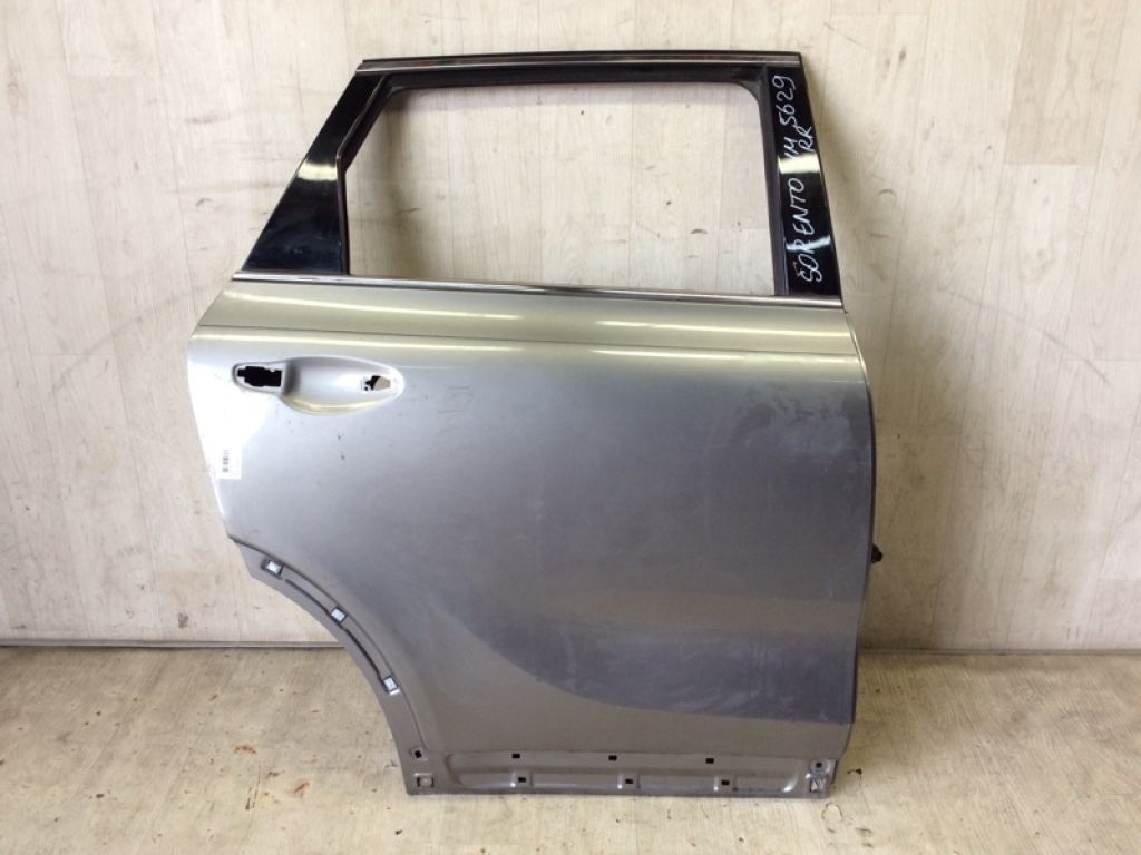 77004-C6000 | Дверь задн. прав. KIA SORENTO UM 14-