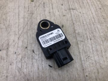 Датчик удара передн. MITSUBISHI OUTLANDER XL 05-13