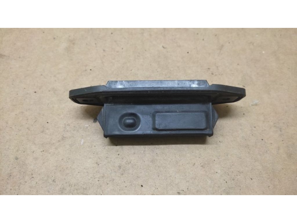 84840-72010 | Кнопка открывания багажника наружная LEXUS CT200 11-17