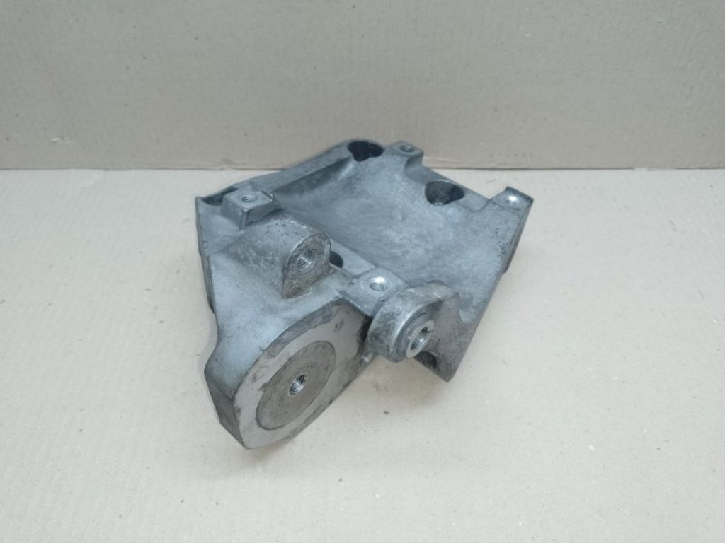 38930-RDA-A00 | Кронштейн/крепление компрессора кондиционера ACURA MDX (YD2) 06-13
