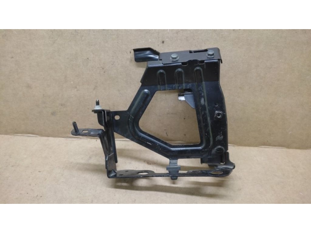 PE02-18-885B | Кронштейн MAZDA CX-5 (KE) 11-17 - Фото 3