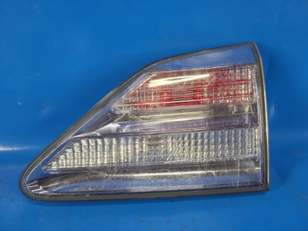 81580-0E020 | Фонарь внутренний прав. LEXUS RX350/450 09-15