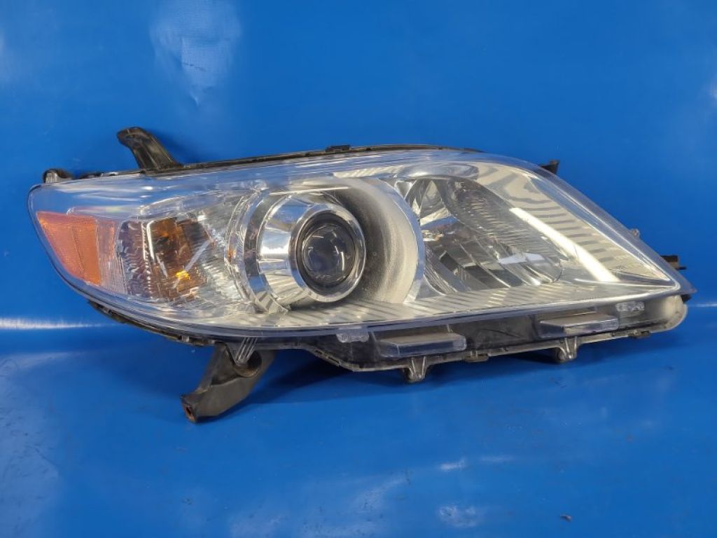 81110-08030 | Фара прав. TOYOTA SIENNA 11-16