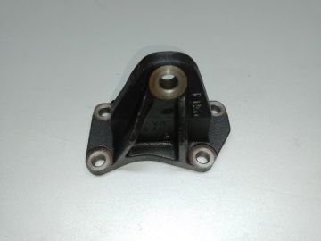 Кронштейн двигуна передн. LEXUS RX300 98-03