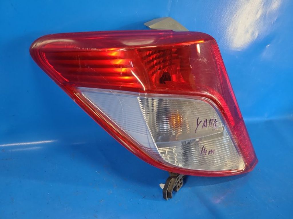 81561-0D370 | Фонарь наружный лев. TOYOTA YARIS 11-20 - Фото 2