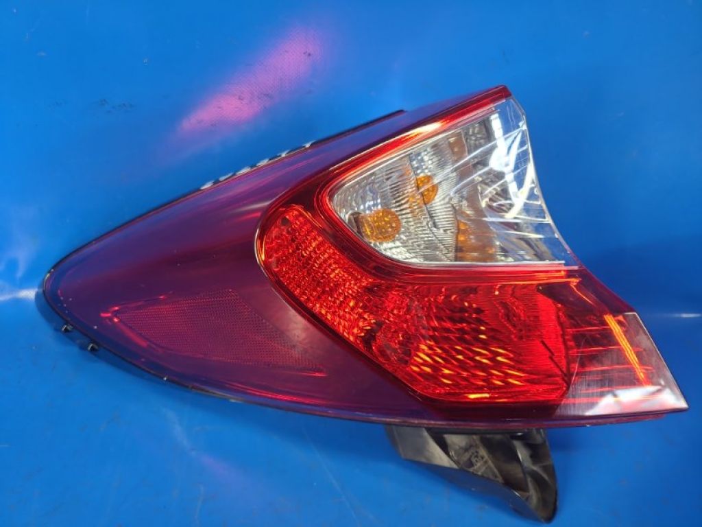 81560-F4010 | Фонарь наружный лев. TOYOTA C-HR 16-