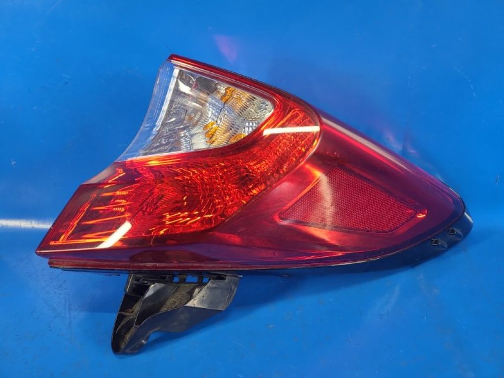 81550-F4010 | Фонарь наружный прав. TOYOTA C-HR 16-