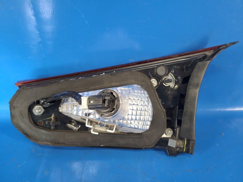 B45C-513F0 | Фонарь внутренний лев. MAZDA 3 BM 13-19 - Фото 5