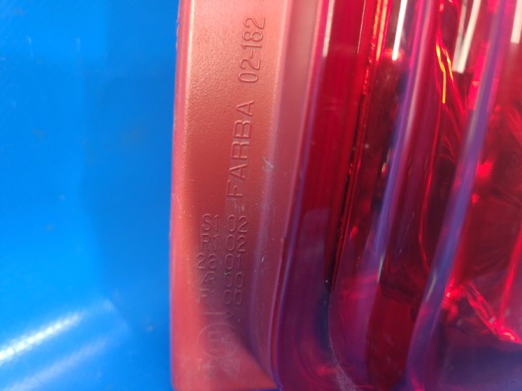 81550-02540-00 | Ліхтар зовнішній прав. TOYOTA AURIS 06-12 - Фото 3