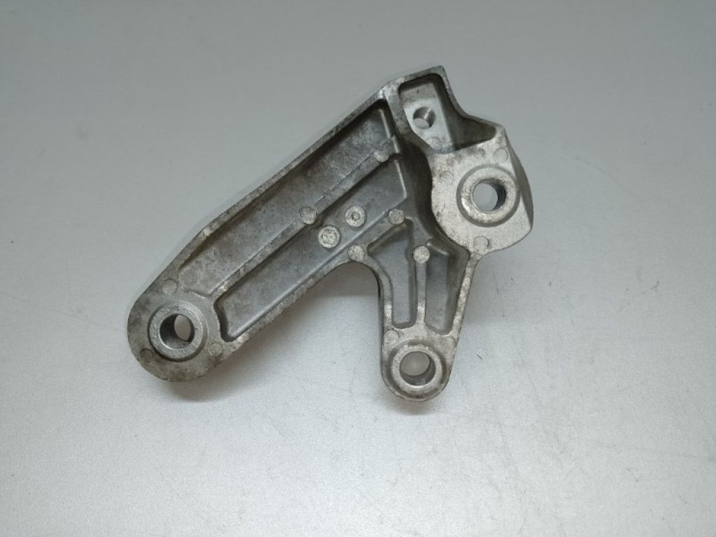 BBM5-39-080B | Кронштейн КПП MAZDA 3 BL 09-13 - Фото 2