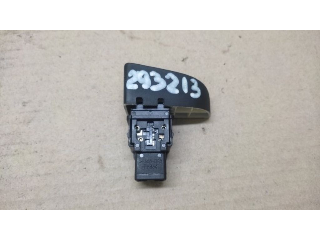 25290-KA60A | Кнопка аварійної сигналізації NISSAN TEANA J32 08-14