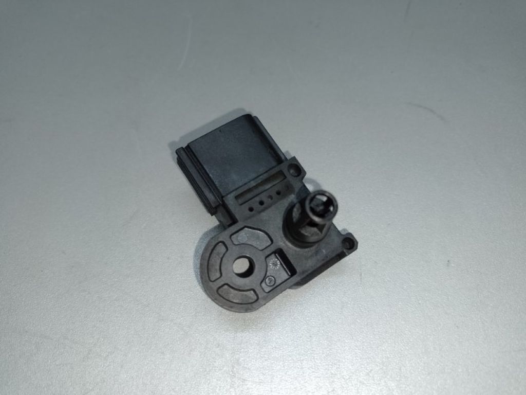 L301-18-211 | Датчик абсолютного давления (MAP sensor) MAZDA 3 BK 03-08