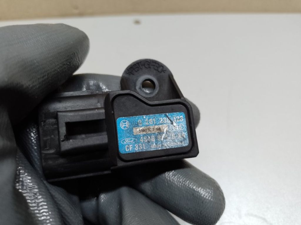 L301-18-211 | Датчик абсолютного давления (MAP sensor) MAZDA 3 BK 03-08 - Фото 3